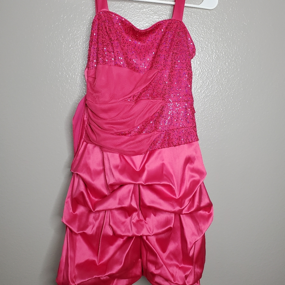 Pink dress with sequence and ruffles